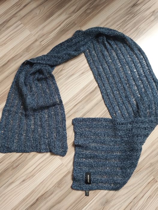 Szeroki i długi szal wełniany