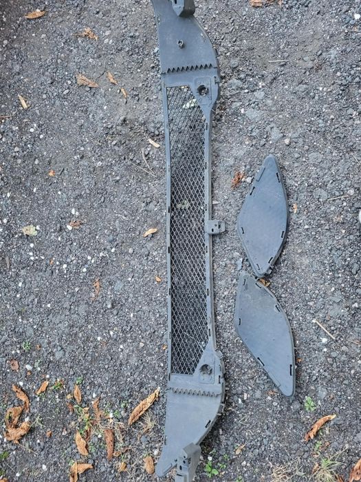 Kratki, zaślepki zderzaka Mercedes cla