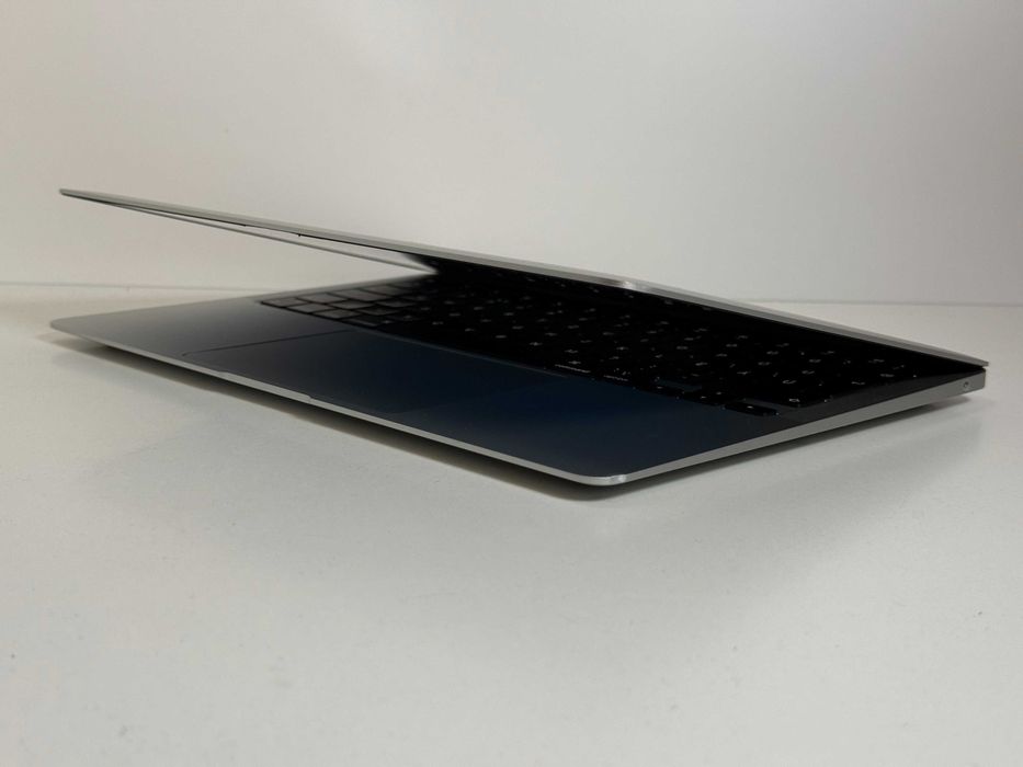 Apple MacBook Air 13 2020 - M1 8GB / 256GB - 88% Kondycji baterii - Gwarancja - Stan BDB