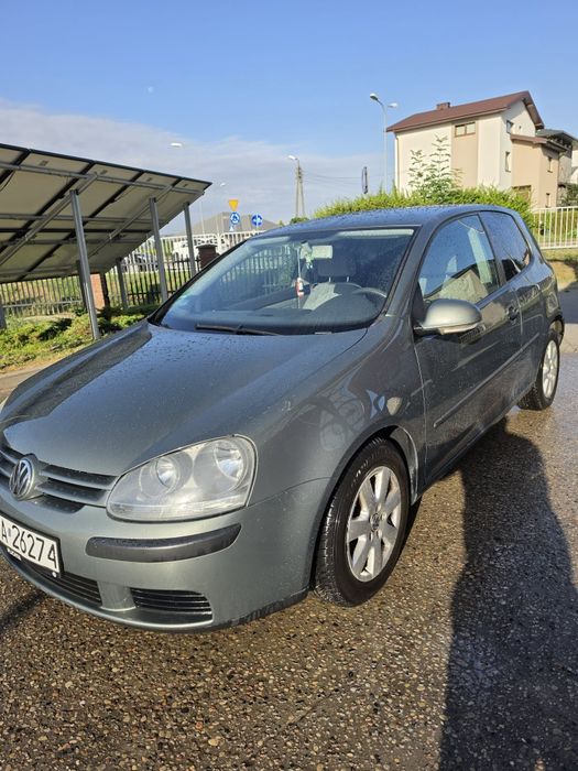 Sprzedam  golfa 5 1.4 gaz