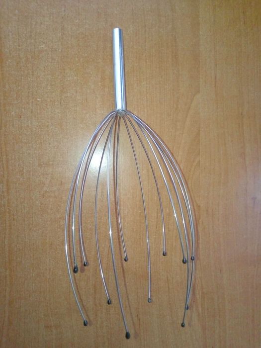 Masażer do głowy włosów metalowy ajurwedyjski z rączką
