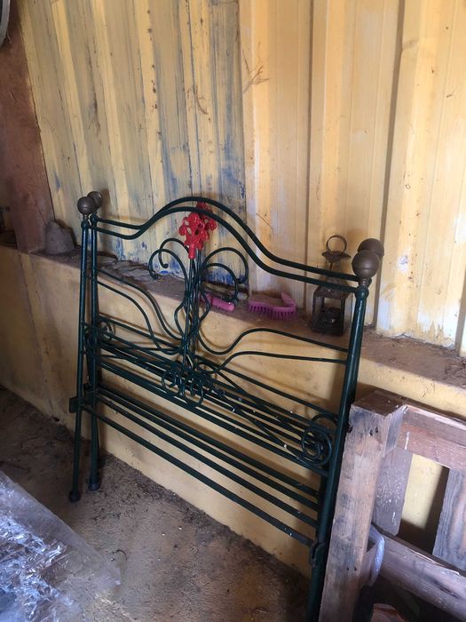 4 camas de ferro antigas solteiro/4 old iron beds single