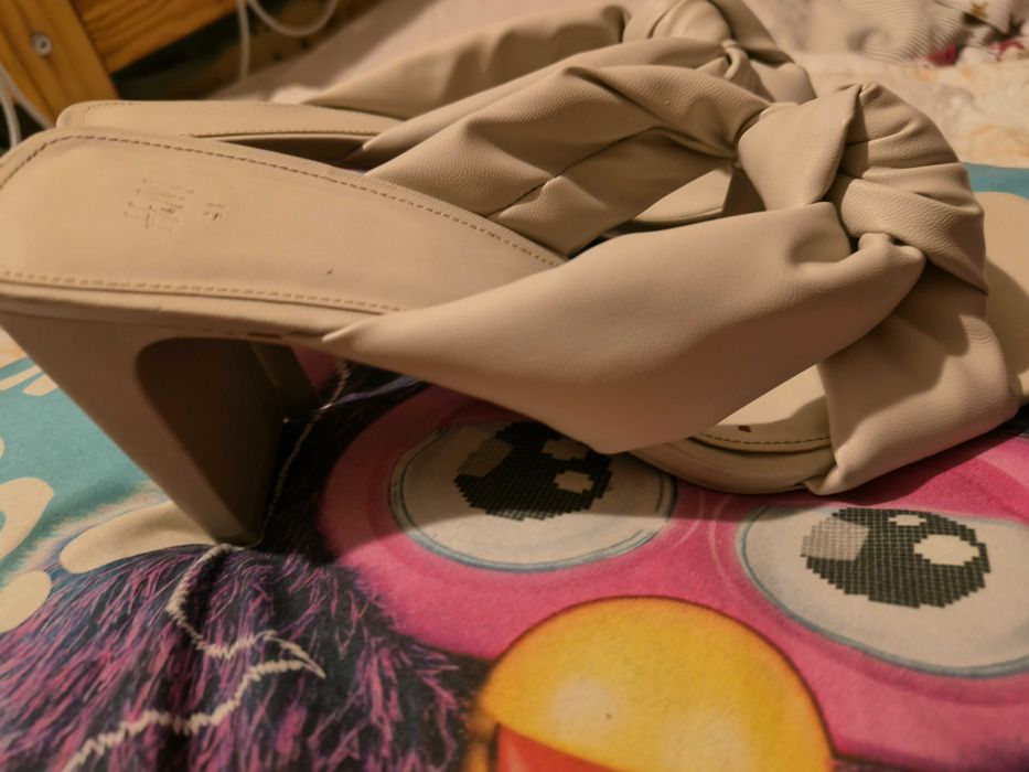 Женские шлепки H&M