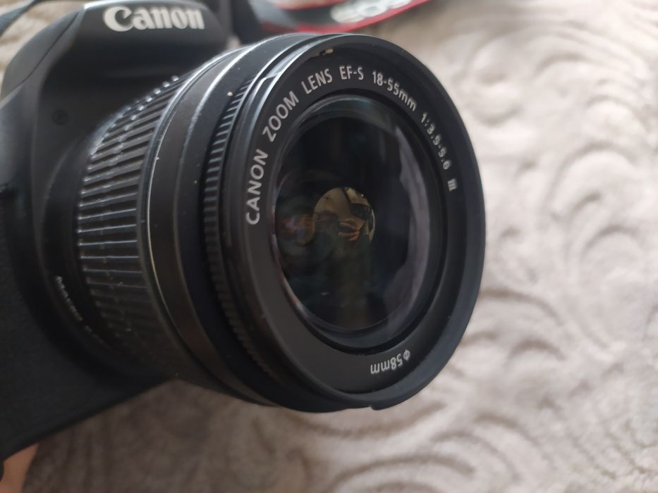 Фотоапарат Canon EOS 1300D в ідеальному стані