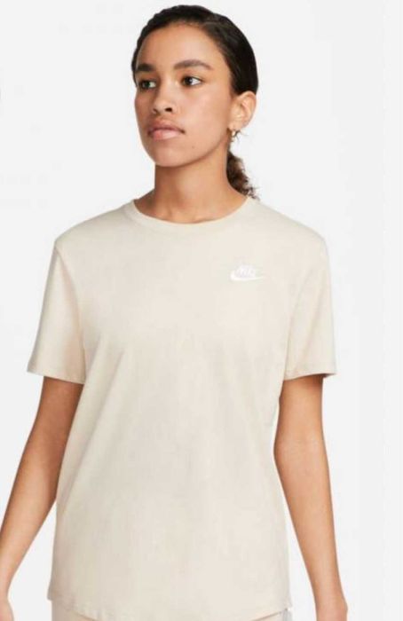 Оригінальна стильна бавовняна футболка від Nike S гарний стан