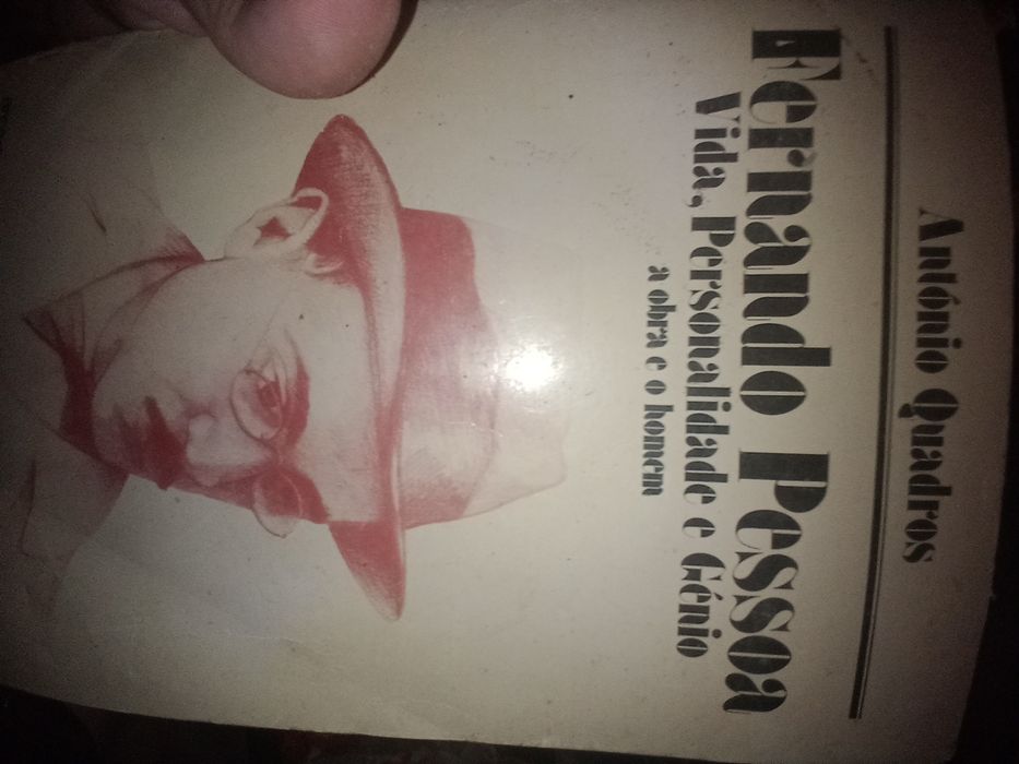 Desenho e livros selo