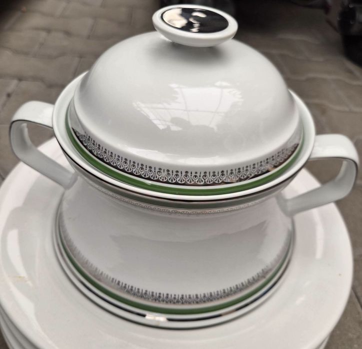 Waza ceramiczna z pokrywą