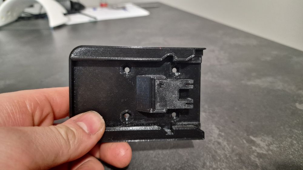 Adapter na akumulatory Hilti 22V