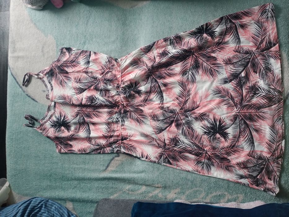 Sukienka damska na ramiączkach