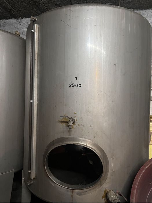5 Cubas de Inox usadas para vinho