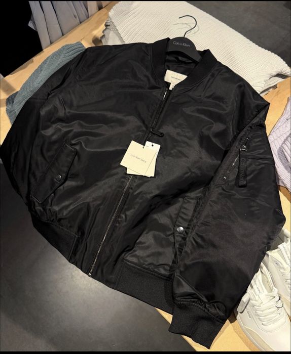 Бомбер Calvin Klein