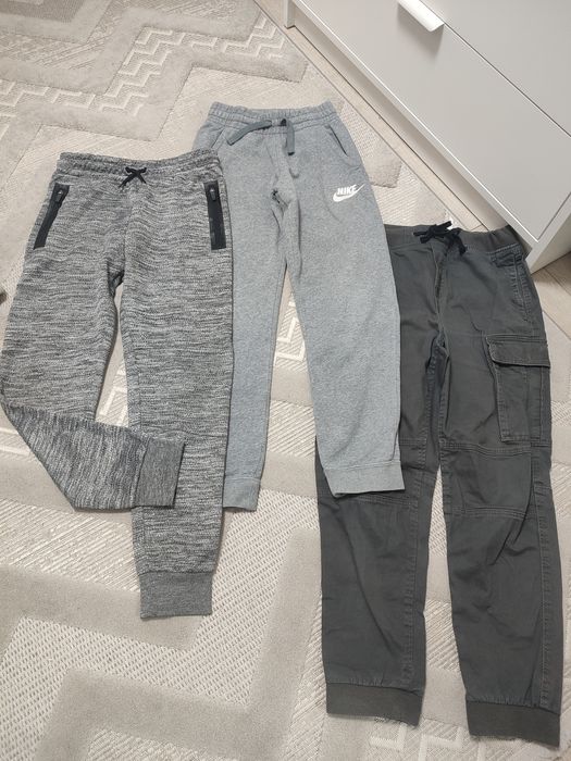 Спортивні штани Nike