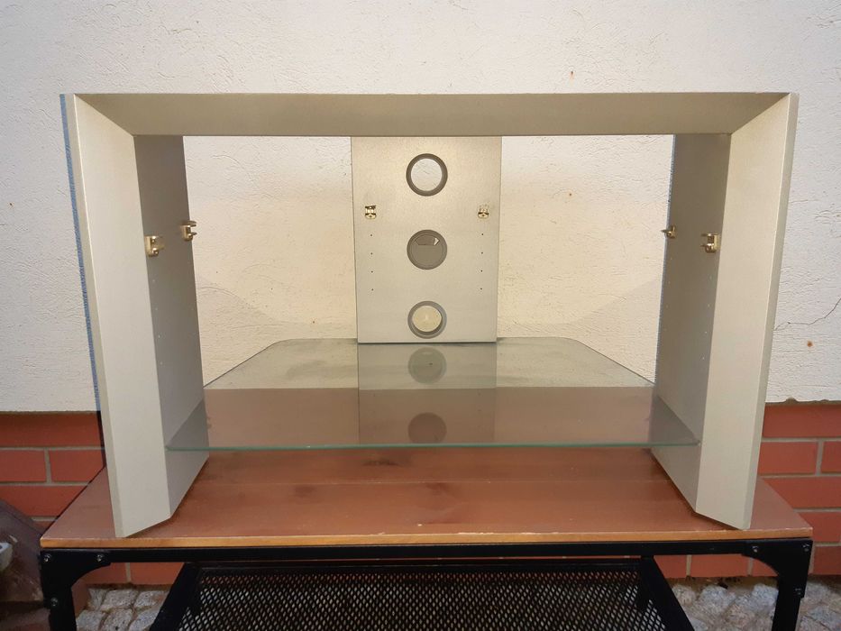 Stolik pod akwarium.