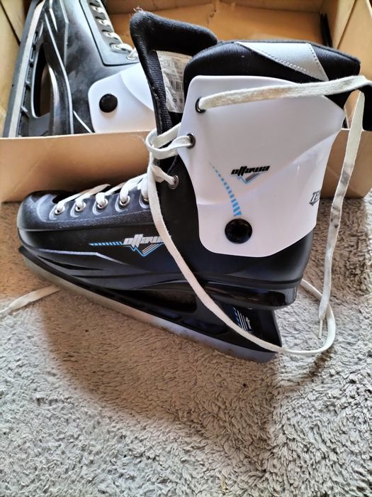 Sprzedam łyżwy 4pary