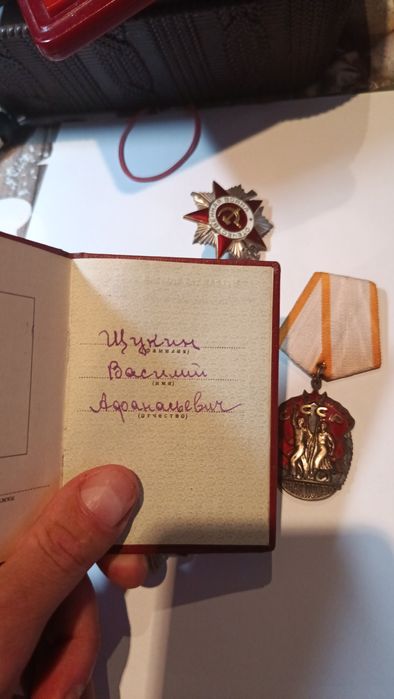 Брошки коллекционные