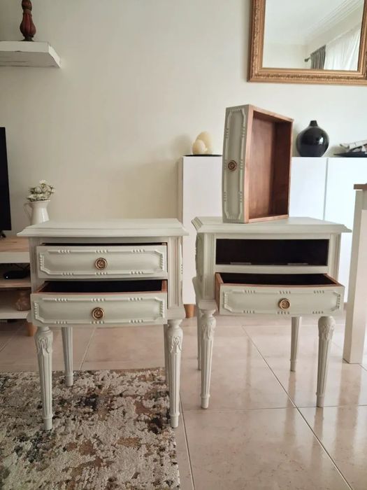 Mesas de cabeceira clássico francês / vintage