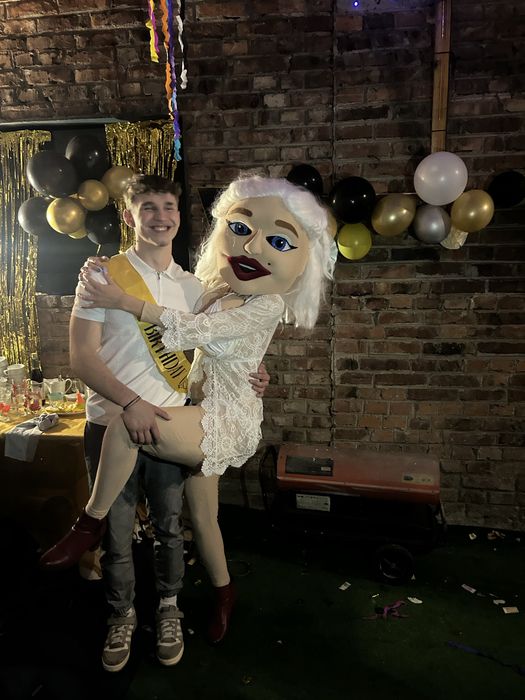 Pedro i Marylin Żywe Maskotki Usługa