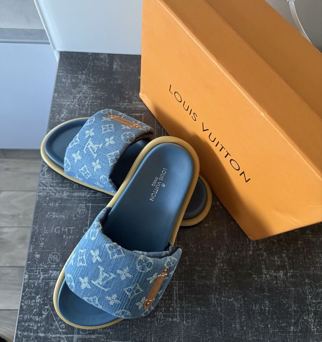 Klapki Louis Vuitton