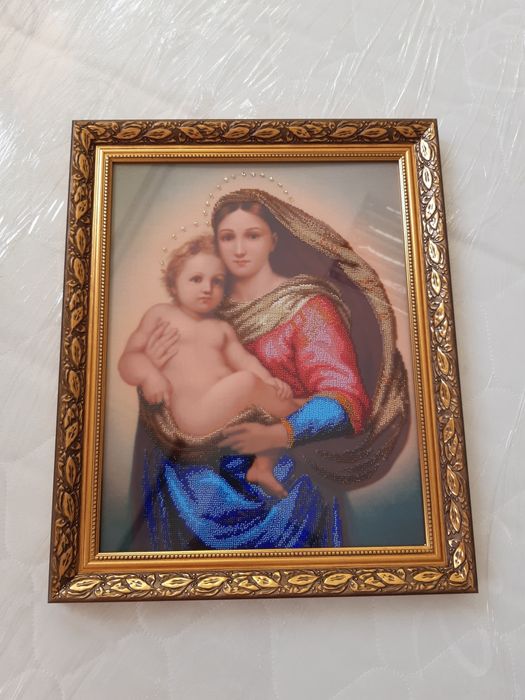 Картина Сикстинская Мадонна вышитая бисером.