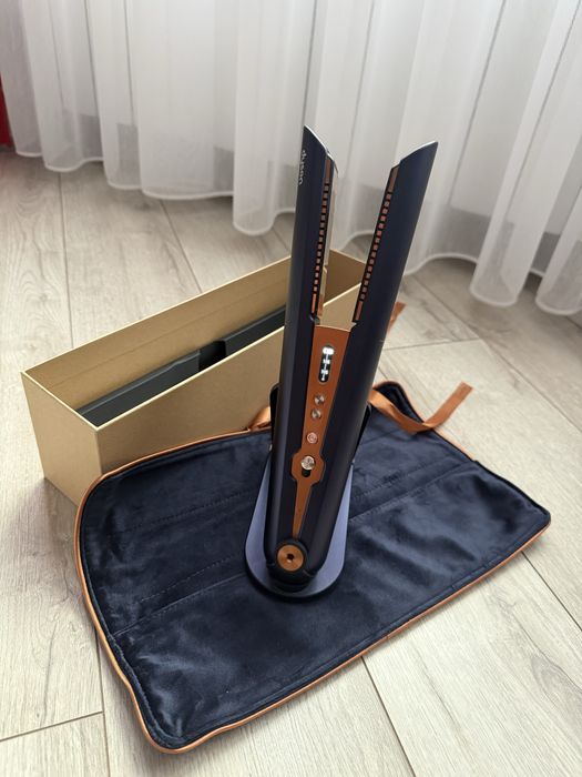 Продаю Dyson  Corrale