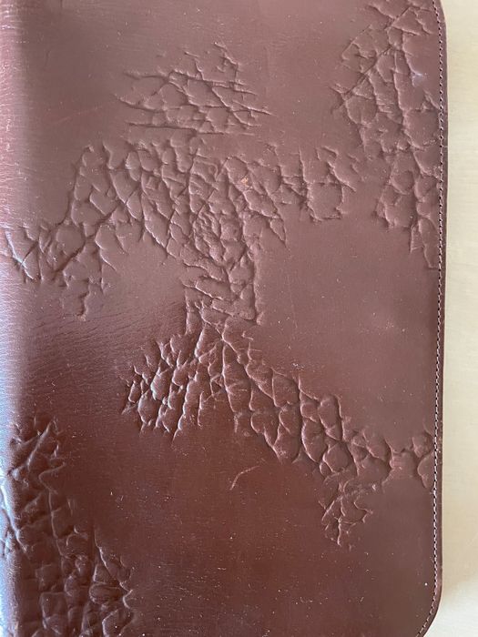 Mala de senhora em pele em perfeitas condições