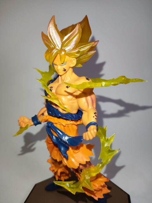 Son Goku Super Sayajin — Figura 16cm
