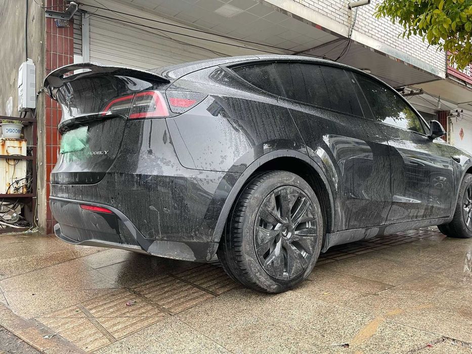 Спойлер, обвіс, губа Tesla Model 3 Model Y