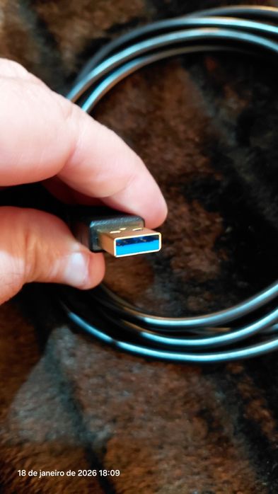 Cabo USB / HDMI novo