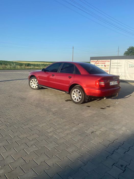Продам Ауді А4 -1,8 бензин 125 кс