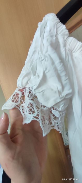 Śliczna biała sukienka Mohito