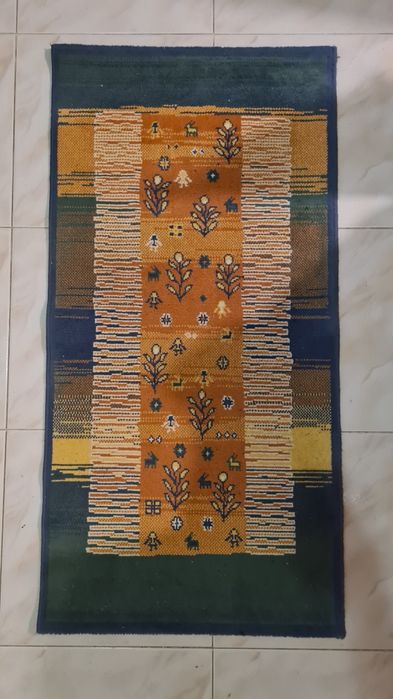 Tapete c/ tons de azul/verde e laranja