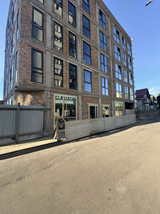 Оренда торгово -офісних приміщень , центр міста , вул Клешканя