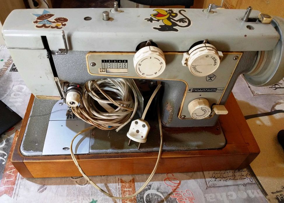 Швейная Машинка "Подольск 142": 800 Грн. - Швейные Машины И.