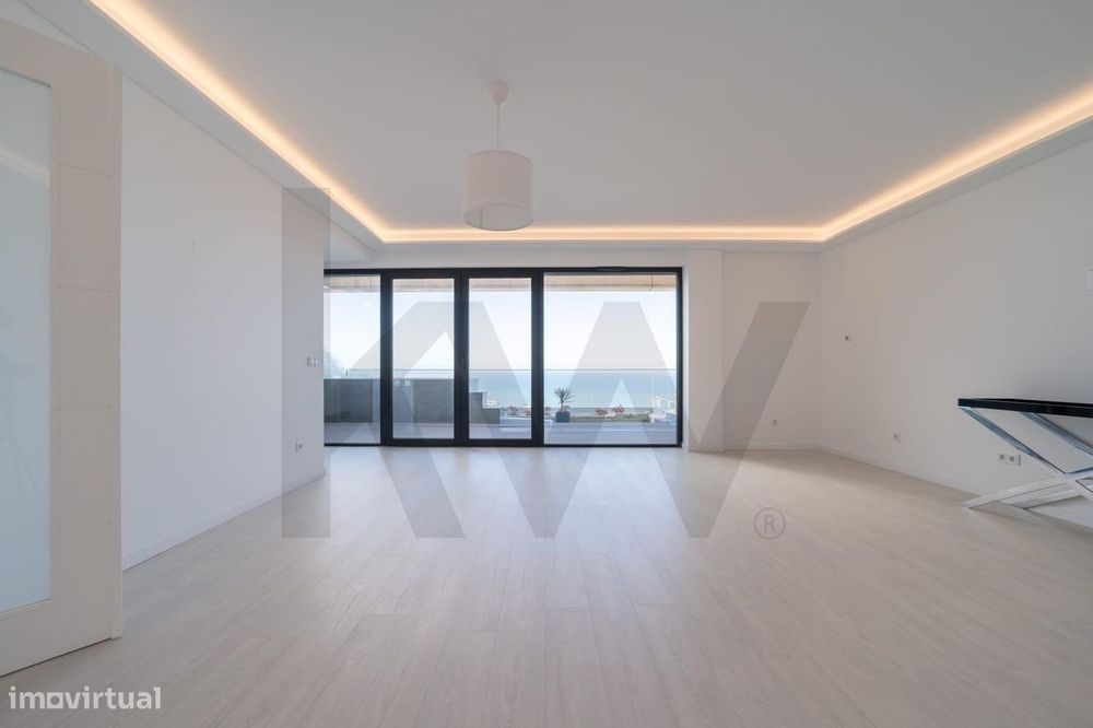 Penthouse T2 de Luxo com Terraço e Jacuzzi Privado | Vista Mar 180º