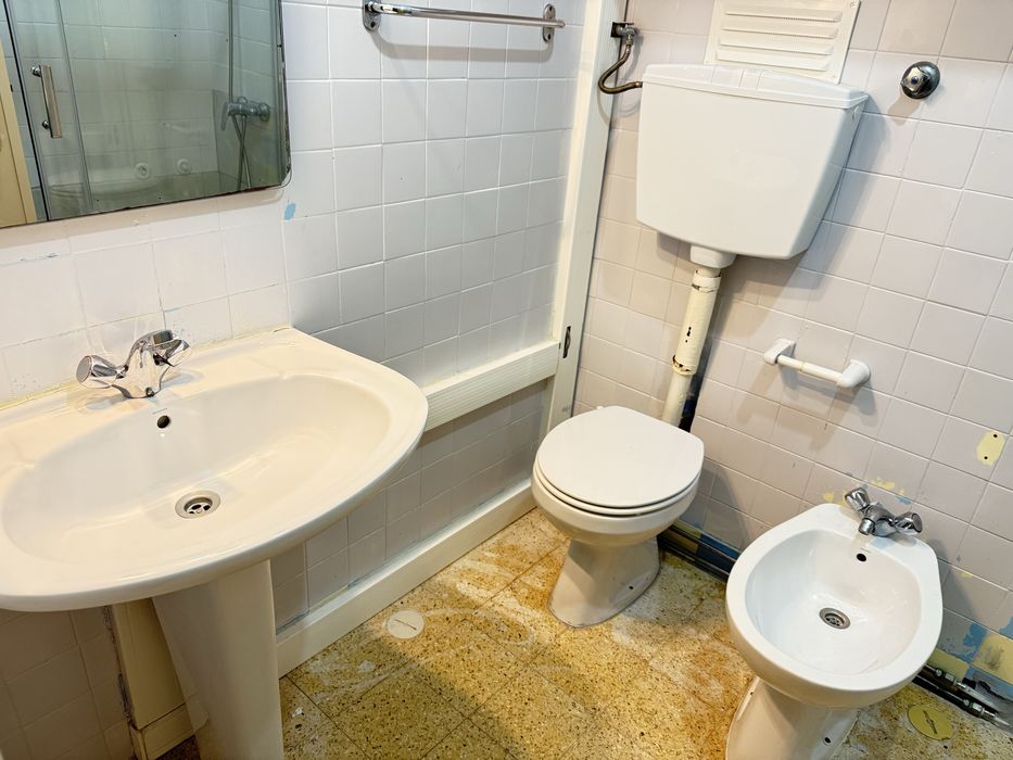 Casa de banho - sanita bidé lavatório