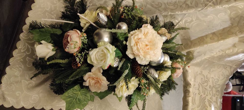 OKAZJA Stroik na grób, kompozycja kwiatowa świąteczna