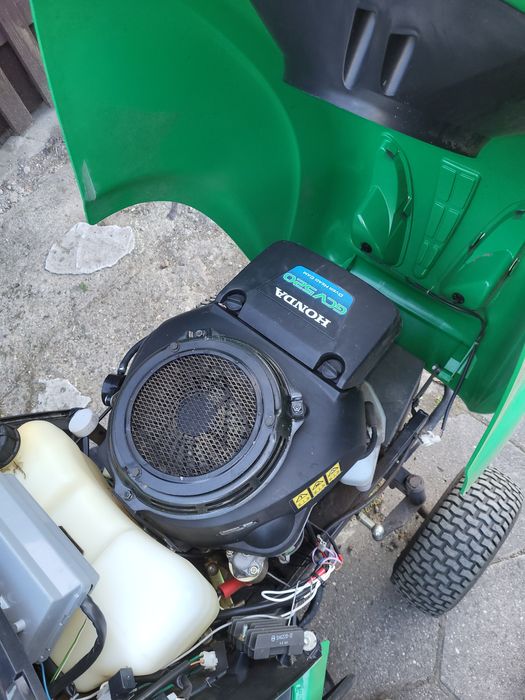 Sprzedam kosiarkę traktorek Brill silnik Hondy