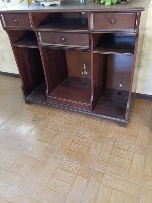 Móveis de sala - mesa, cadeiras e outros