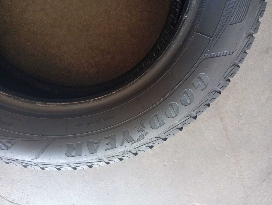Goodyear Ultragrip Performance R16 215/60 шини зимові комплект 4шт
