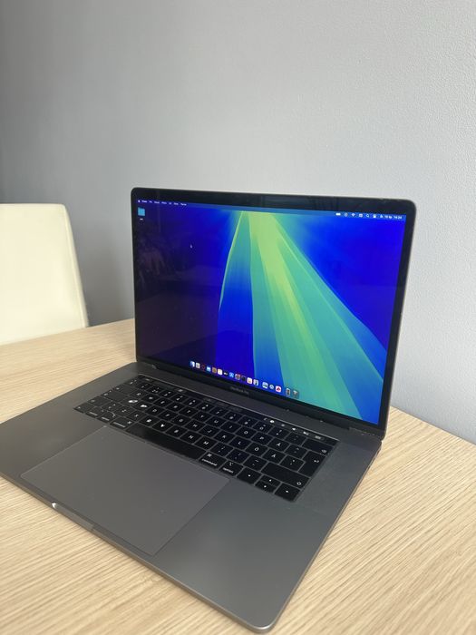 Macbook Pro 15 a1990