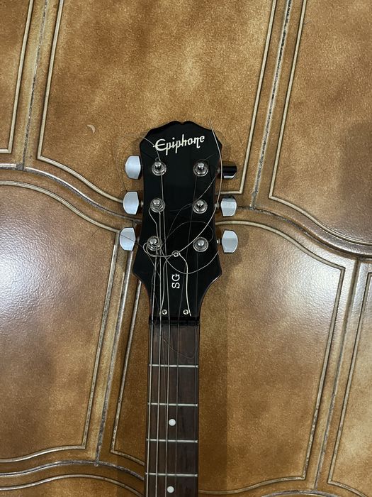 Guitarra Epiphone G-310