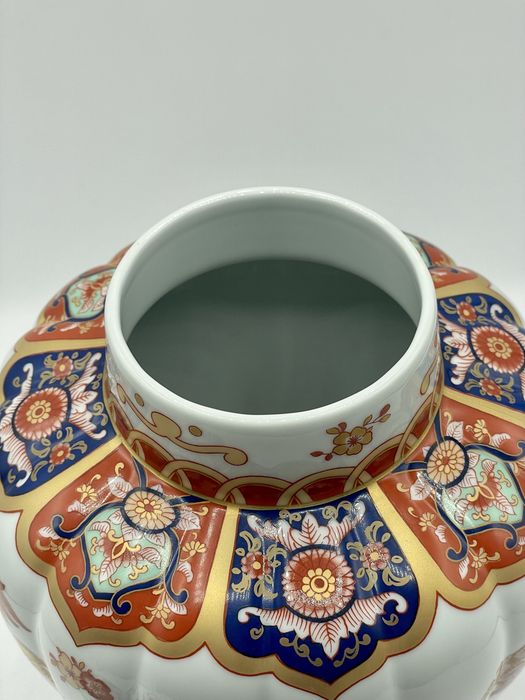 Vaso pote padrão samurai, da Vista Alegre