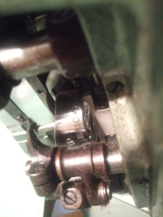 Máquina de costura triplo arrasto REFREY