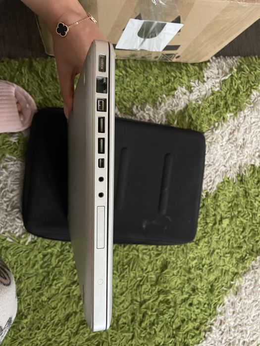 Macbook pro неробочий, на розбірку