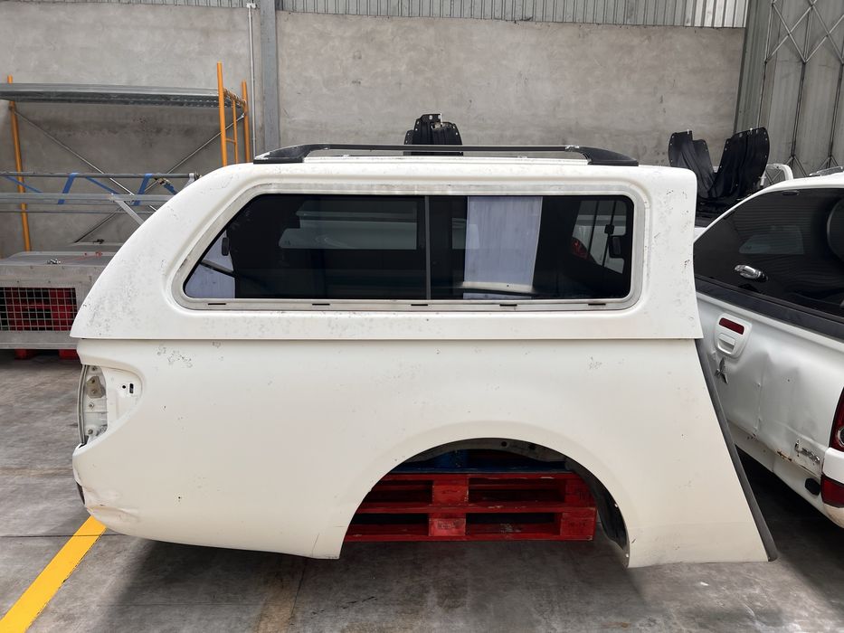 Caixa Carga Mitsubishi L200