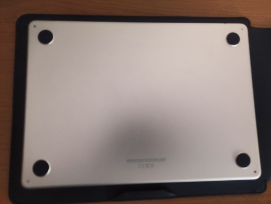 MacBook Air M4 13” 16GB RAM,  256GB SSD – Excelente Estado