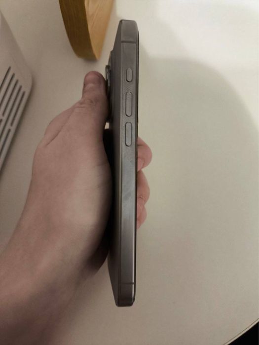 Продам iPhone 15 pro 128gb e-sim Neverlock