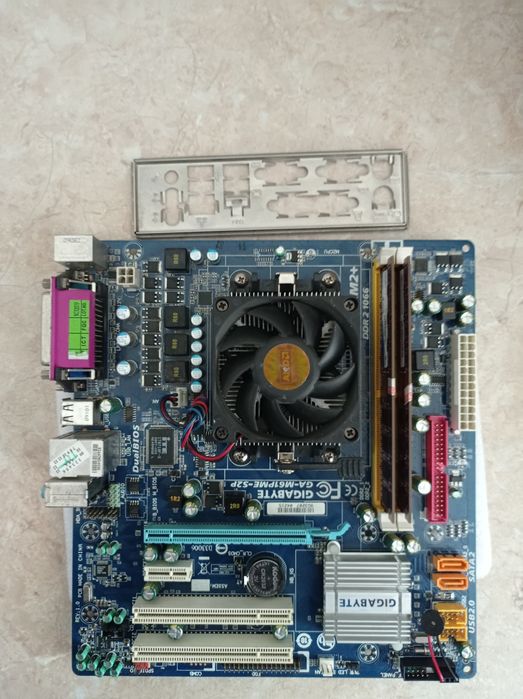 Матиринська плата Gigabyte