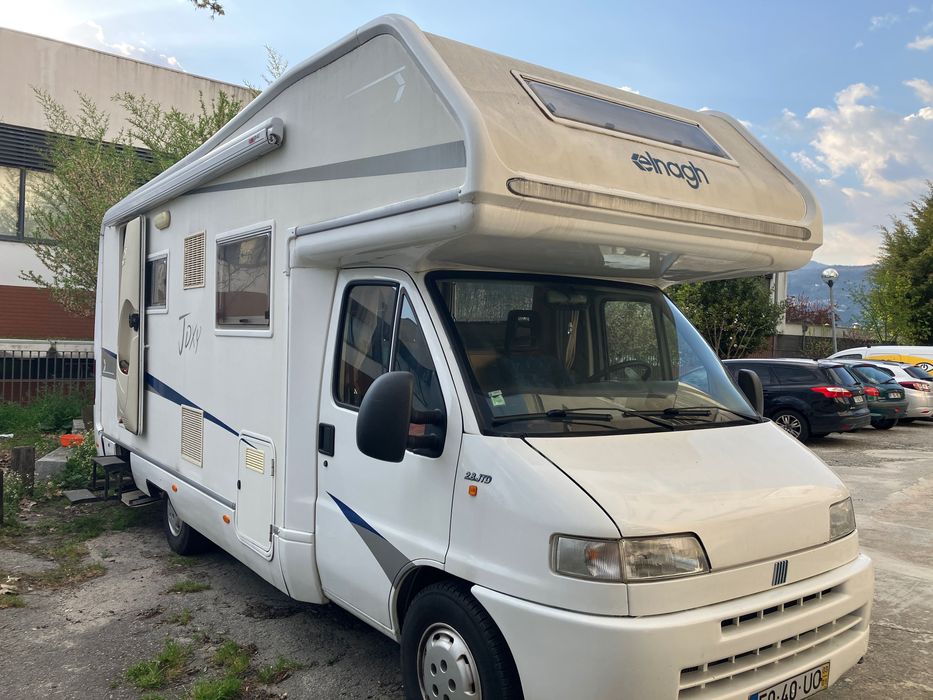 Autocaravana em excelente estado de conservação