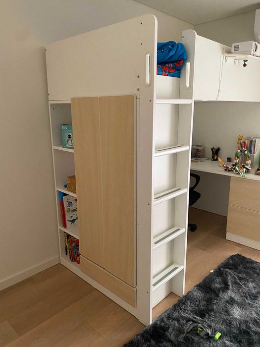 Beliche Cama Alta IKEA com Roupeiro Estantes e Secretaria 90x200